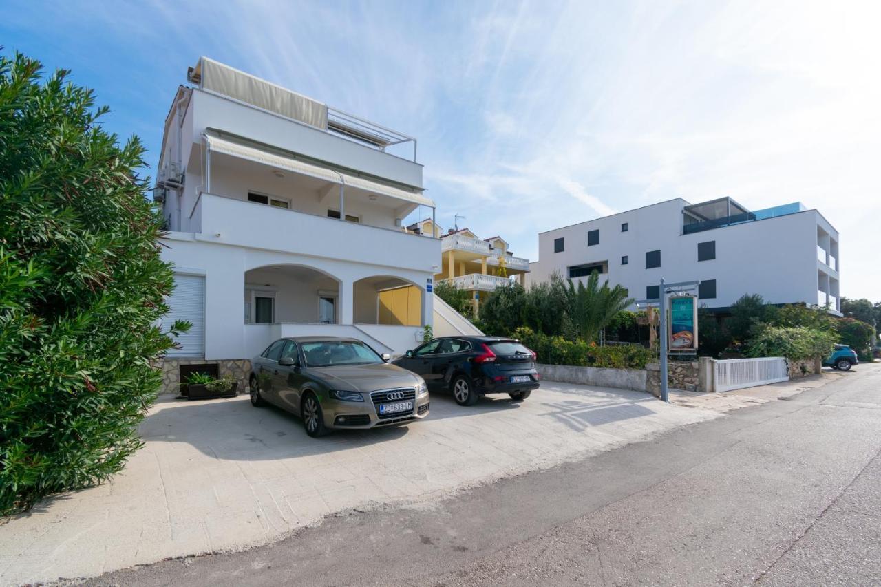 Apartments By The Sea Mandre, Pag - 4093 Kolan Εξωτερικό φωτογραφία