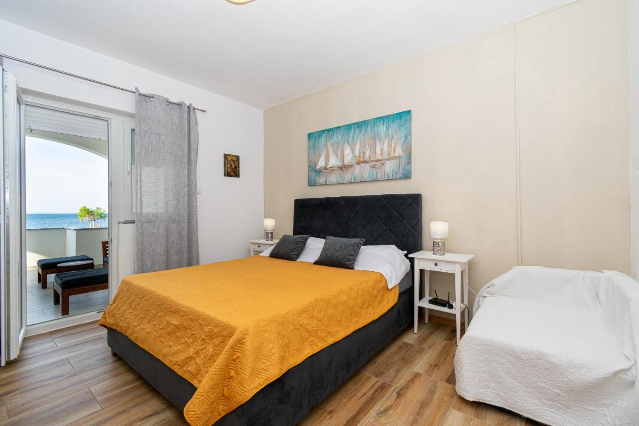 Apartments By The Sea Mandre, Pag - 4093 Kolan Εξωτερικό φωτογραφία