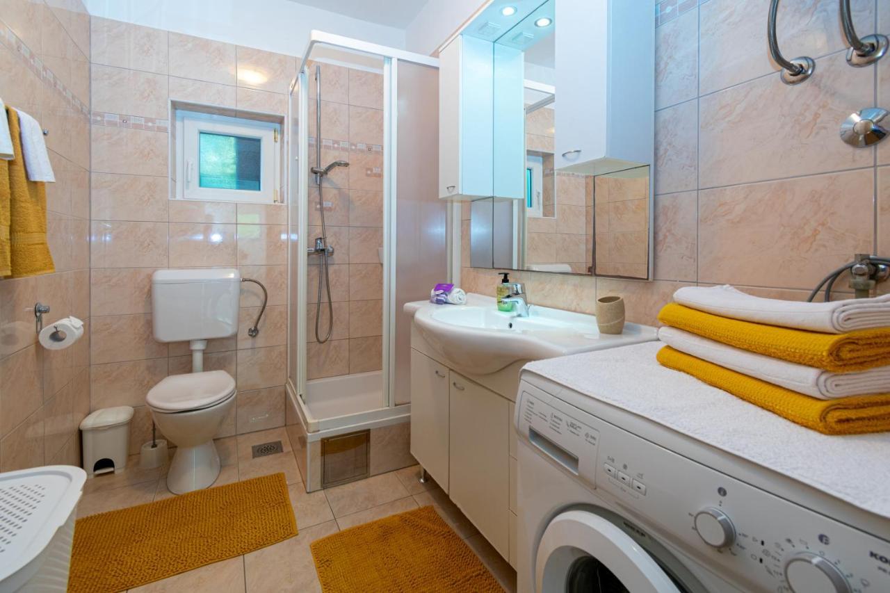 Apartments By The Sea Mandre, Pag - 4093 Kolan Εξωτερικό φωτογραφία