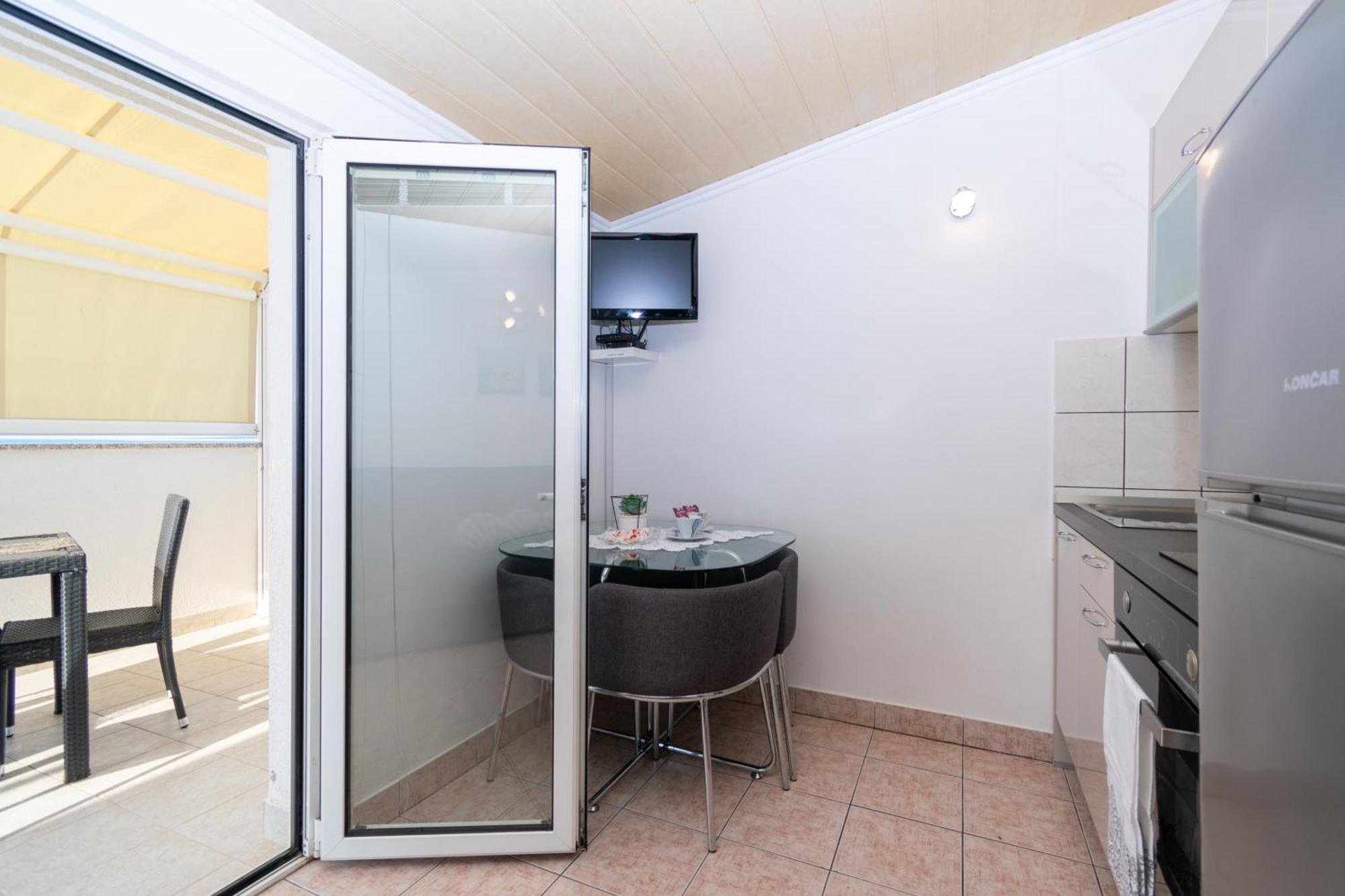 Apartments By The Sea Mandre, Pag - 4093 Kolan Δωμάτιο φωτογραφία
